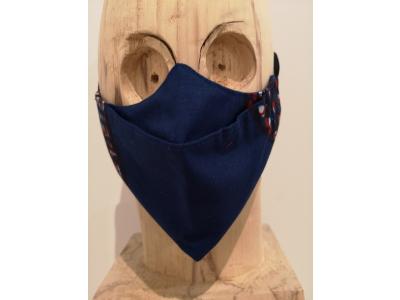artisanaal mondmasker donker blauw met klein detail 